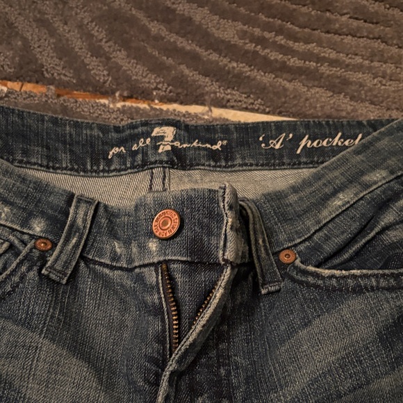 A Po - Picture 2 of 4